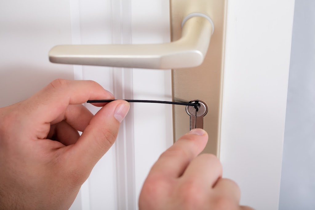 Little Neck Locksmiths | 246-6 57th Dr, Queens, NY 11362 | Phone: (516) 863-2193