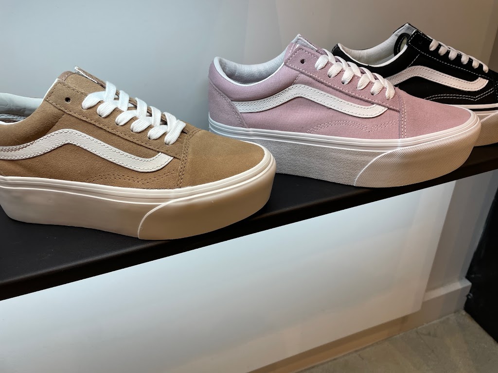 Vans | 102 N 6th St, Brooklyn, NY 11249 | Phone: (929) 359-8535