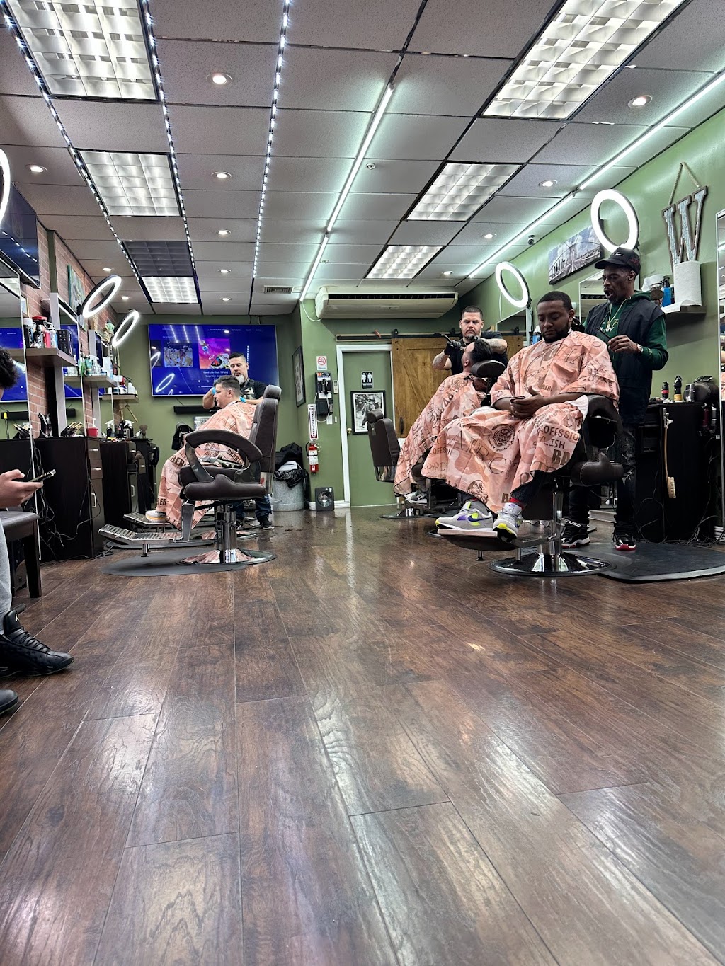 World Cuts Barber Shop | 2150 Central Park Ave, Yonkers, NY 10710 | Phone: (914) 202-7730