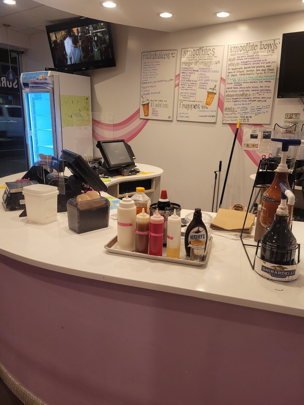 Swirlz World Frozen Yogurt | 383 Merrick Ave, Merrick, NY 11566 | Phone: (516) 307-1792