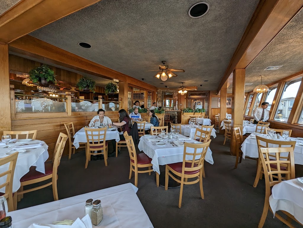 Nautilus Cafe | 46 Woodcleft Ave, Freeport, NY 11520 | Phone: (516) 379-2566