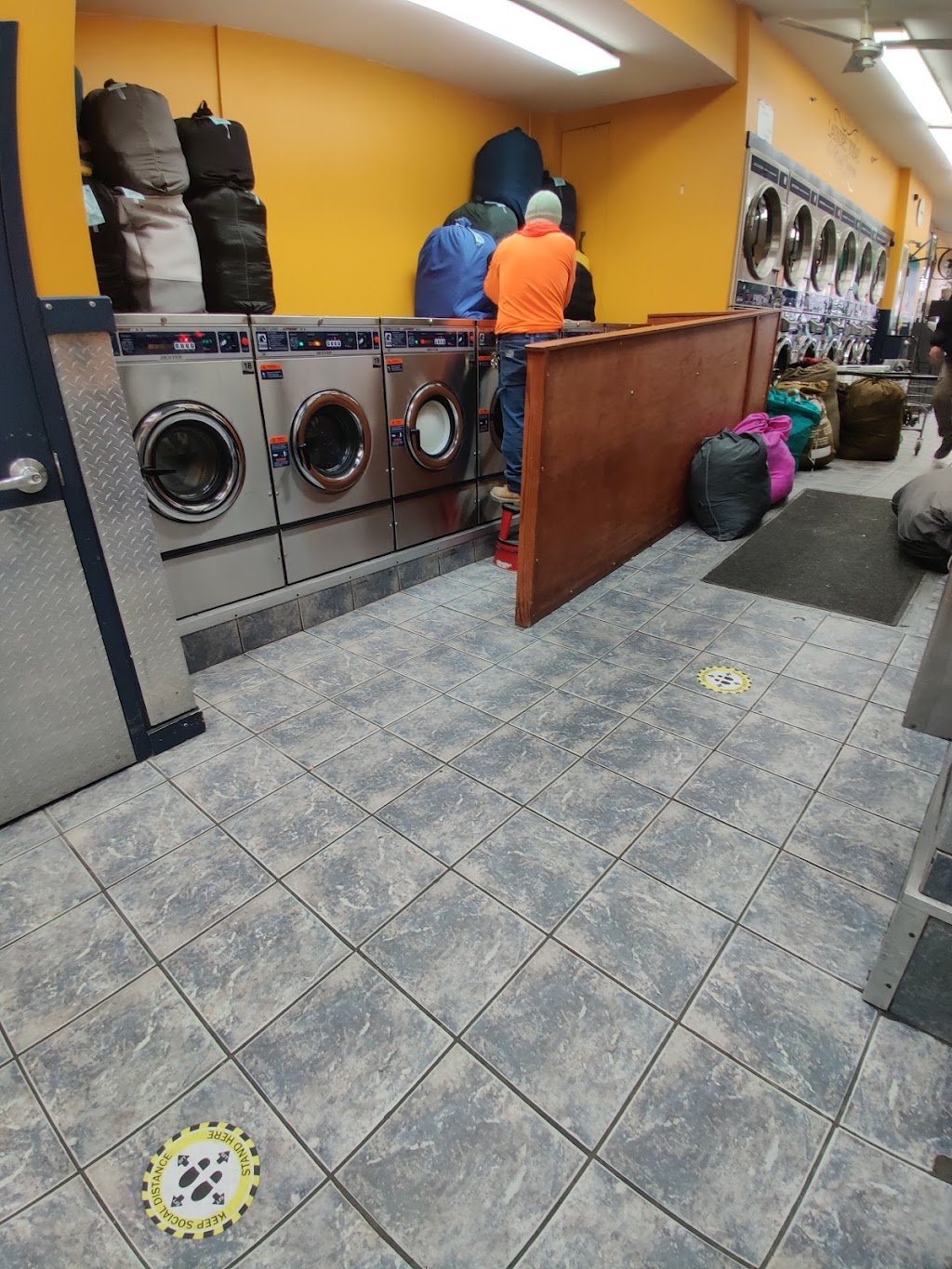 Express 1 Laundromat | 109-10 Northern Blvd, Queens, NY 11368 | Phone: (718) 505-1470