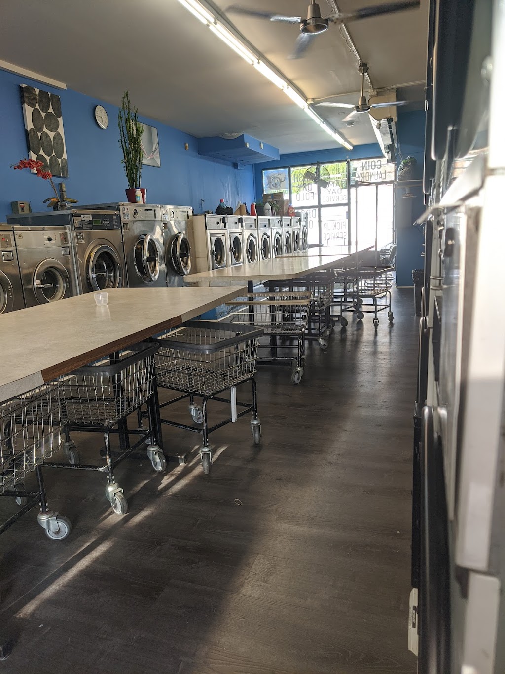 Landing Laundromat | 28 Carpenter St, Glen Cove, NY 11542 | Phone: (516) 759-4355