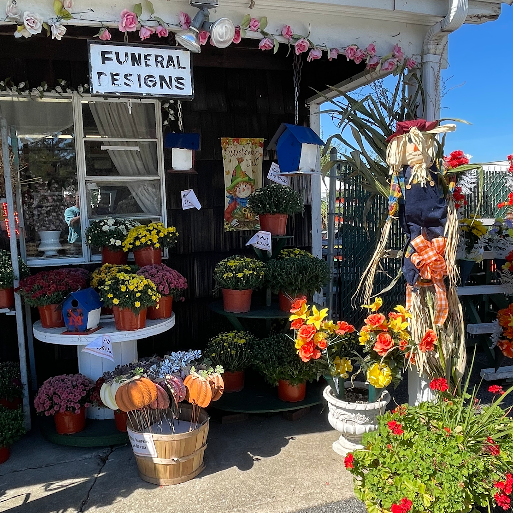 Helens Flowers | 7 Wellwood Ave, Farmingdale, NY 11735 | Phone: (631) 752-1887