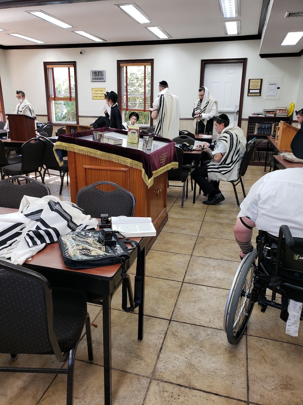 Khal Bais Shmuel Aba, Rabbi Aron Katz | 515 Hicksville Rd, Queens, NY 11691 | Phone: (718) 471-0563