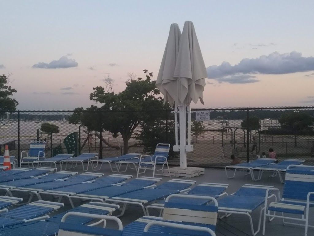 Manorhaven Beach Park & Pool | Manorhaven Blvd, Port Washington, NY 11050 | Phone: (516) 767-4618