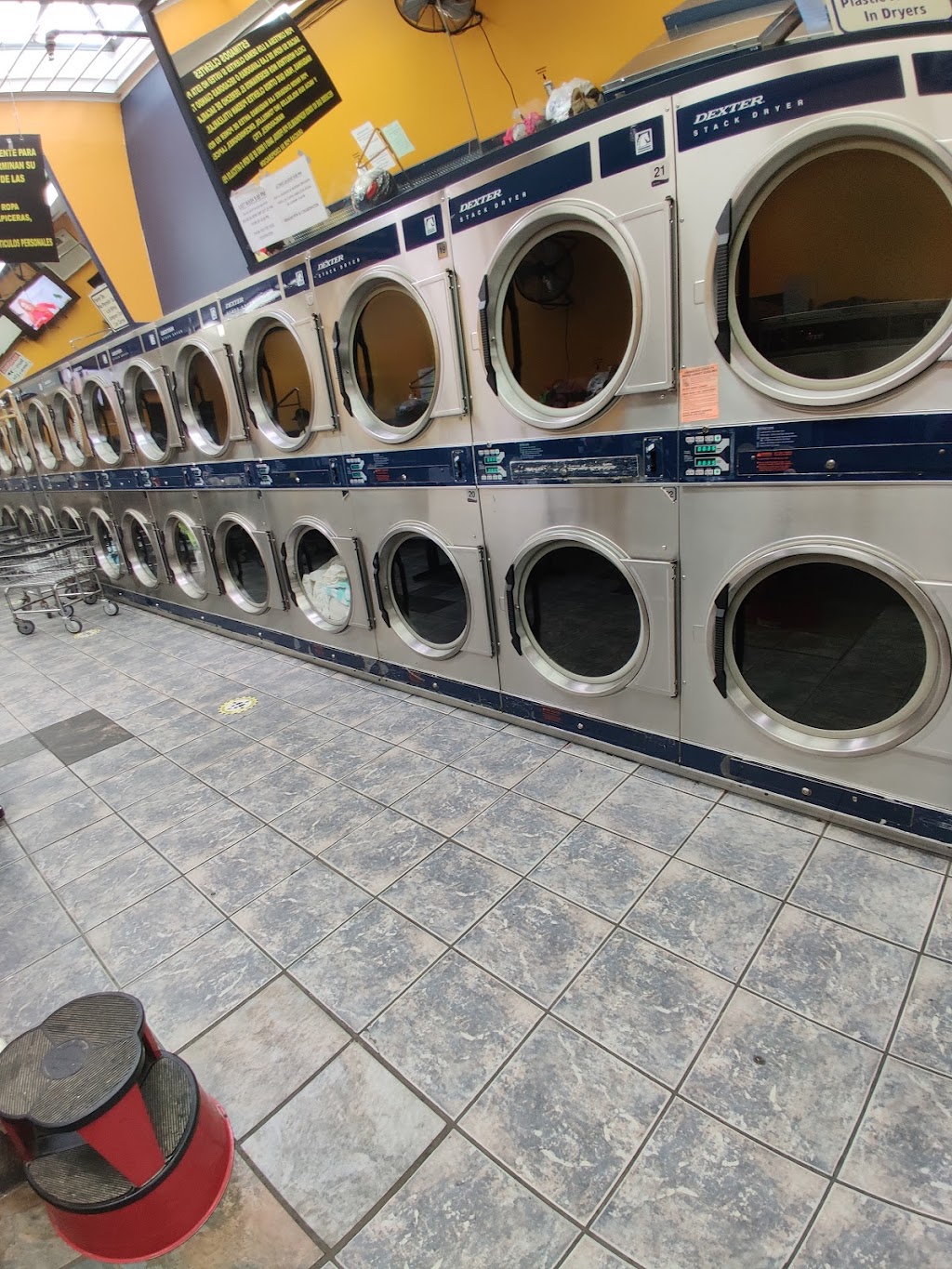 Express 1 Laundromat | 109-10 Northern Blvd, Queens, NY 11368 | Phone: (718) 505-1470