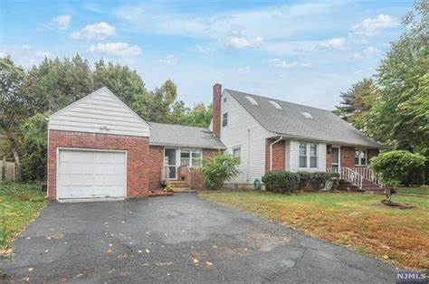 CAMBRIDGE HOMES REALTY | 1374 Teaneck Rd, Teaneck, NJ 07666 | Phone: (201) 975-6355