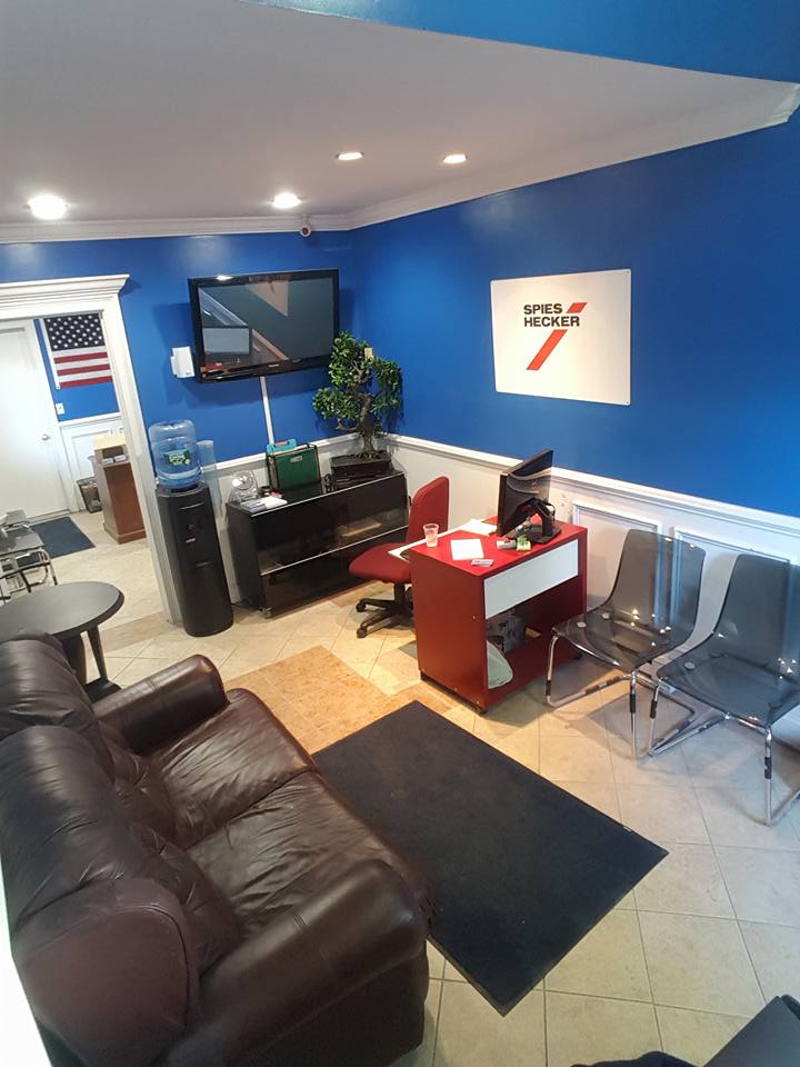 Universal Auto Body & Glass | 914 E Main St #10, Stamford, CT 06902 | Phone: (203) 990-1799