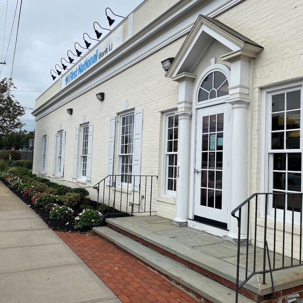 The First National Bank of Long Island | 130 Mineola Ave, Roslyn Heights, NY 11577 | Phone: (516) 621-1900