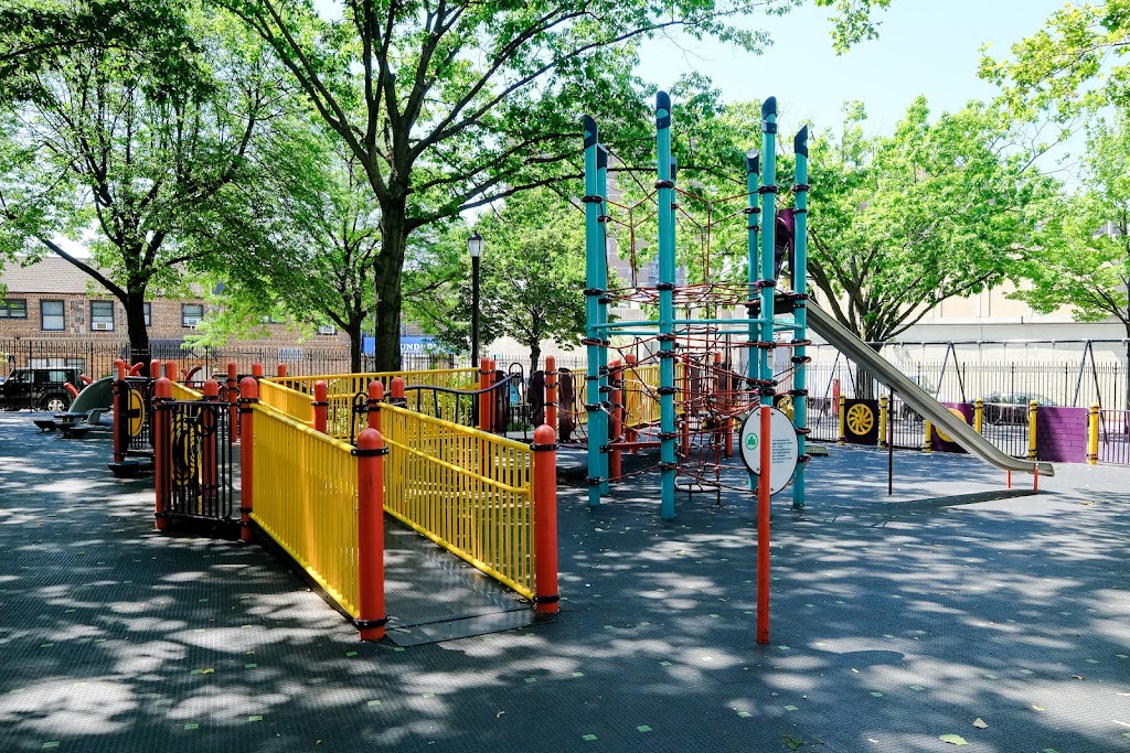 Nathan Weidenbaum Playground | Laurel Hill Blvd. &, 48-09 63rd St, Queens, NY 11377 | Phone: (212) 639-9675