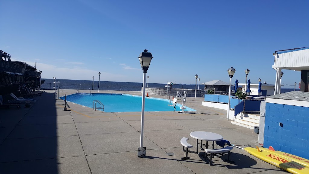 Silver Gull Beach Club | 1 Beach 193rd St, Queens, NY 11697 | Phone: (718) 634-1500