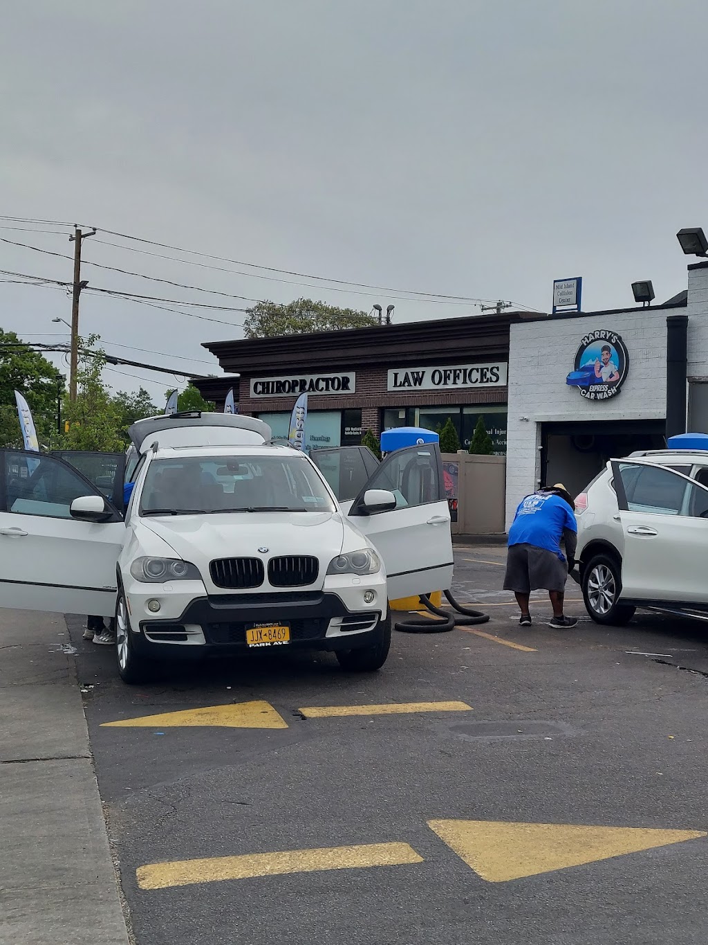 Harry’s Express Car Wash | 1290 Woodfield Rd, Rockville Centre, NY 11570 | Phone: (516) 764-5940