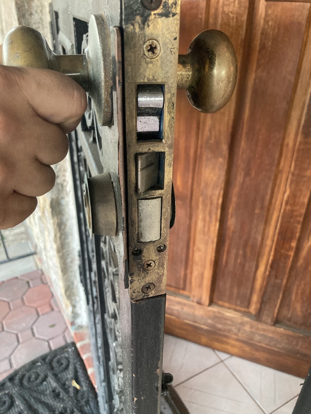 Star local locksmith | 824 Oakleigh Rd, Valley Stream, NY 11581 | Phone: (516) 271-2722