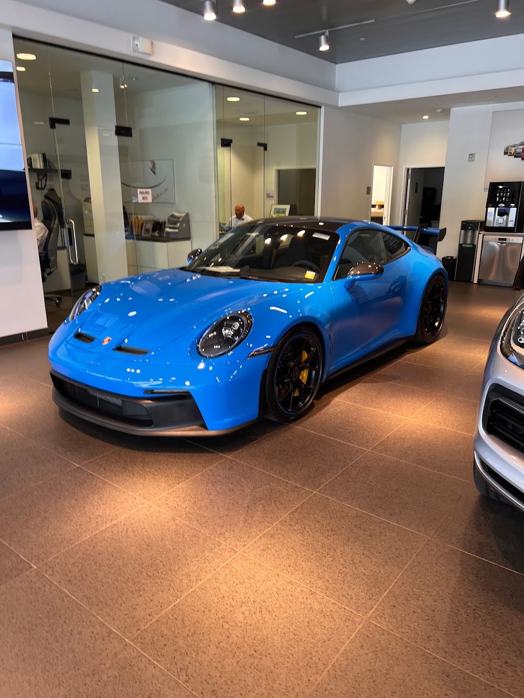 Porsche Huntington | 855 E Jericho Turnpike, Huntington Station, NY 11746 | Phone: (631) 546-7961