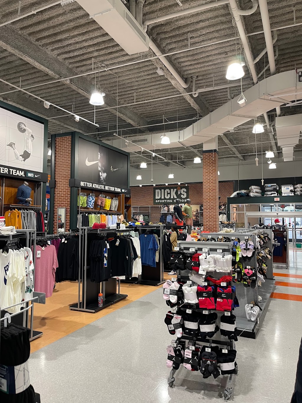 DICKS Sporting Goods | 45 Fitzgerald Street, Yonkers, NY 10710 | Phone: (914) 964-0580