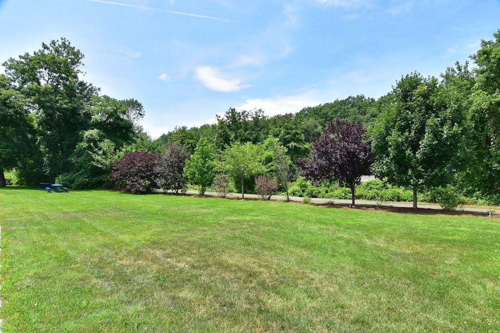 Ardsley Acres Hotel Court | 560 Saw Mill Riv Pkwy, Ardsley, NY 10706 | Phone: (914) 693-2700