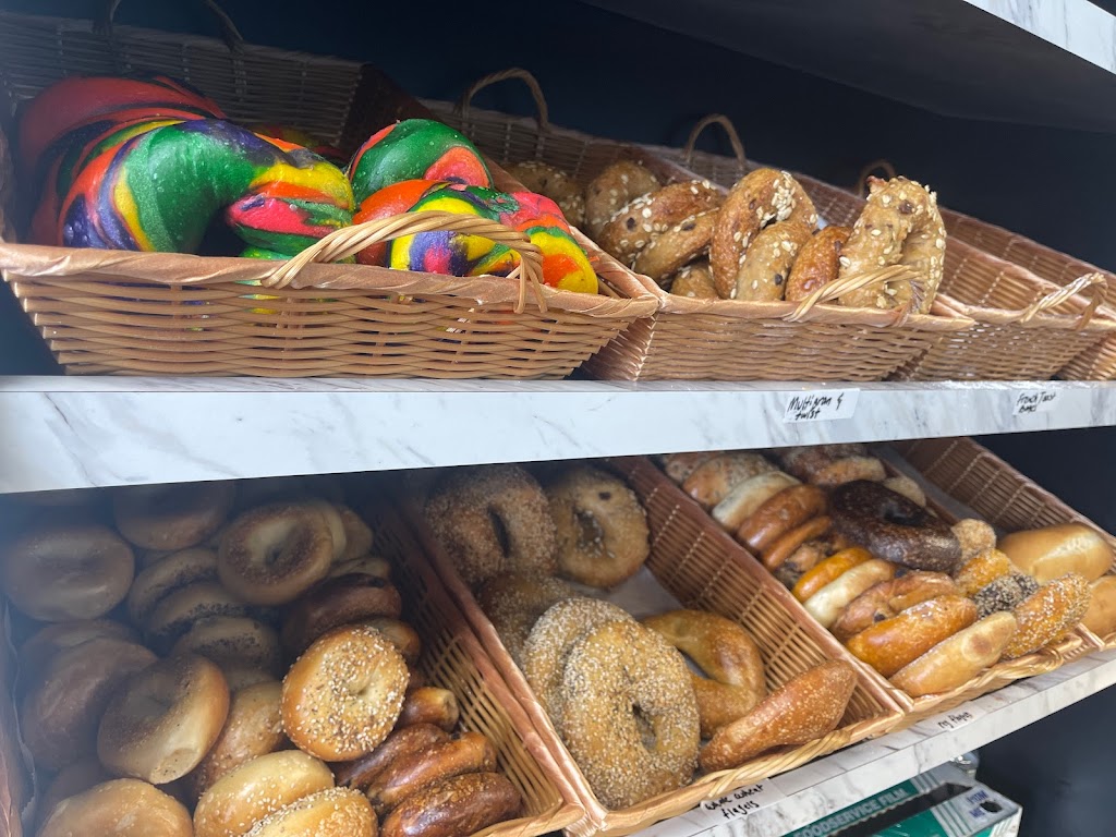 Bagel & Bakery Express | 634 Wantagh Ave, Levittown, NY 11756 | Phone: (516) 261-9627