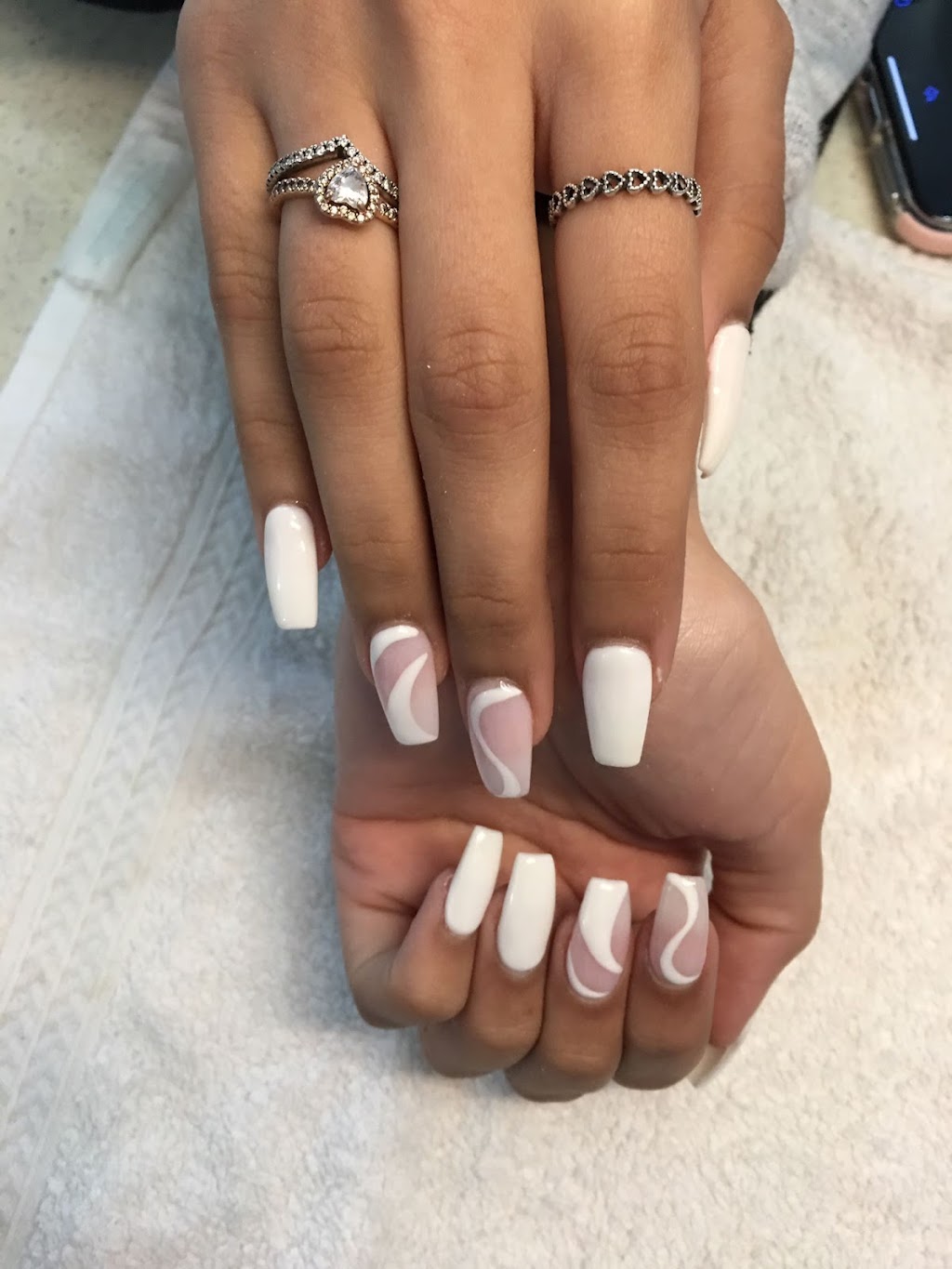 Lyndas Nails Salon SPA | 52 Hillside Avenue, Williston Park, NY 11596 | Phone: (516) 408-5455