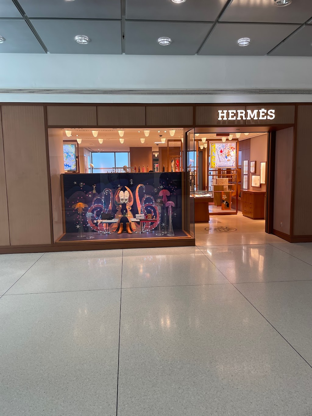 Hermès | JFK International Airport, Terminal 1, Jamaica, NY 11434 | Phone: (718) 751-2891