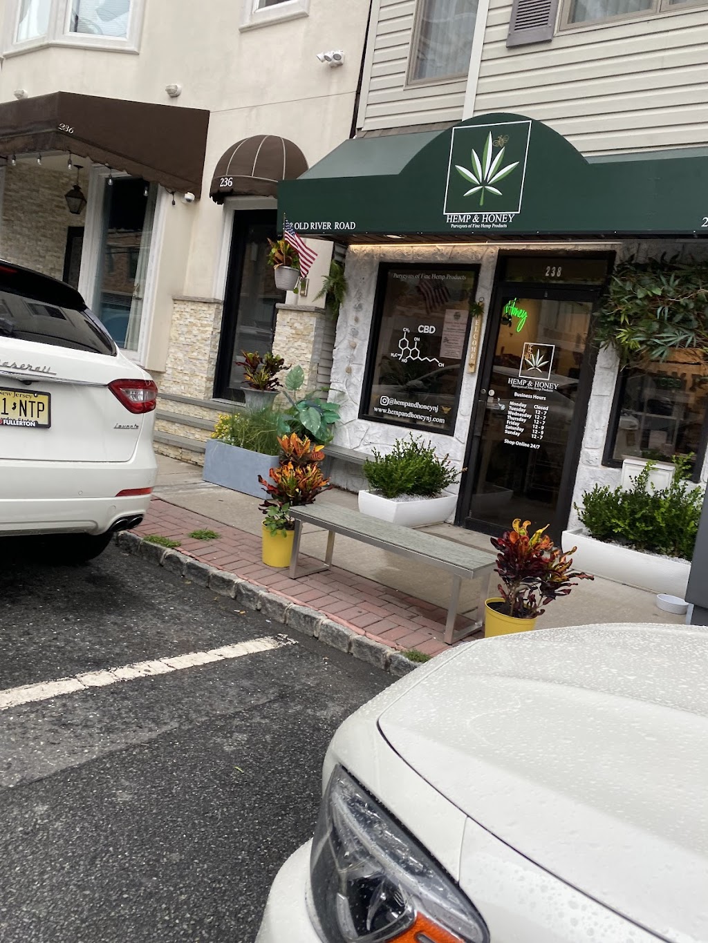 Hemp & Honey | 238 Old River Rd, Edgewater, NJ 07020 | Phone: (201) 699-0555