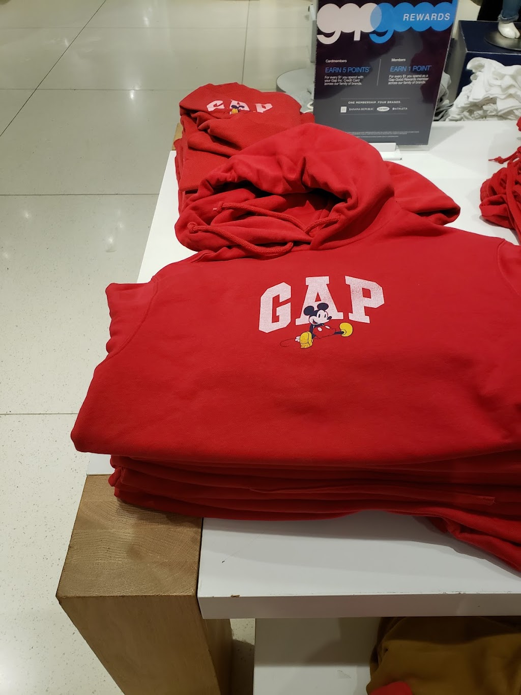 Gap | 33 Mall Walk Ste 33,35,37, Yonkers, NY 10704 | Phone: (914) 968-0930