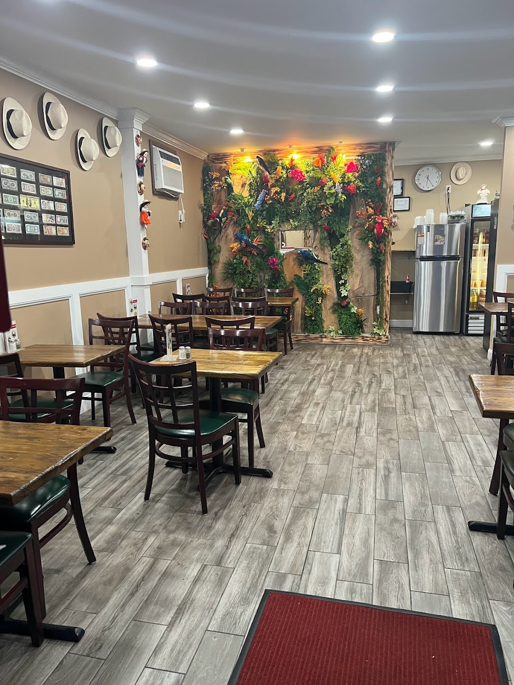 Saris Kitchen Restaurant | 602 Main St, Hackensack, NJ 07601 | Phone: (201) 968-5400