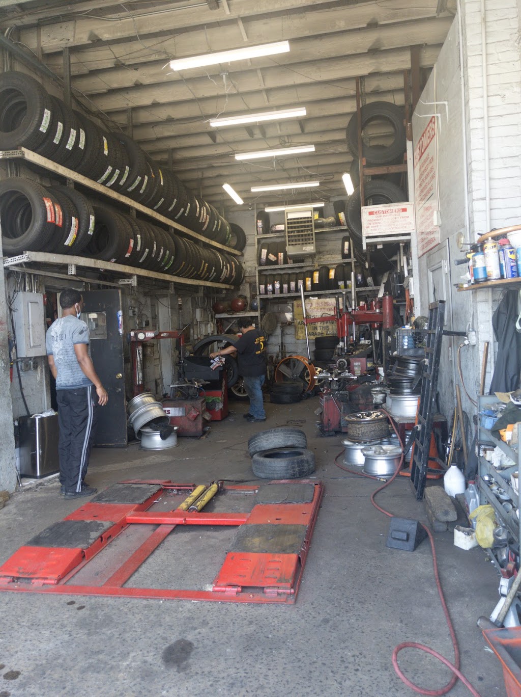 Stamford Tire Brothers LLC. | 117 Jefferson St, Stamford, CT 06902 | Phone: (203) 357-1419