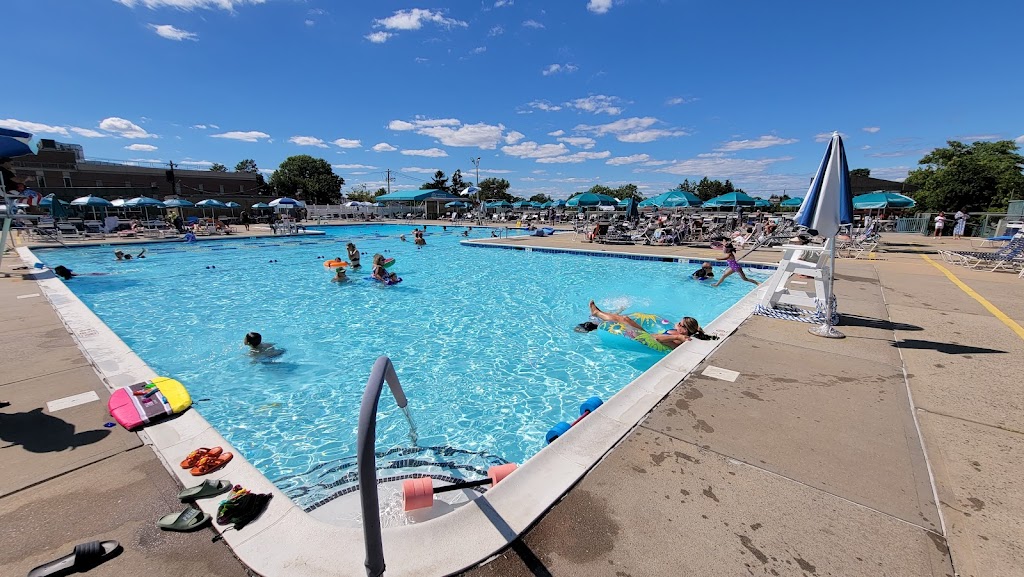 Commonpoint Queens at Tanenbaum Family Pool | 58-25 Little Neck Pkwy, Queens, NY 11362 | Phone: (718) 428-5050