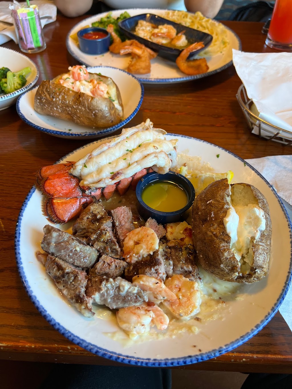 Red Lobster | 801 Sunrise Hwy, Copiague, NY 11726 | Phone: (631) 842-3640