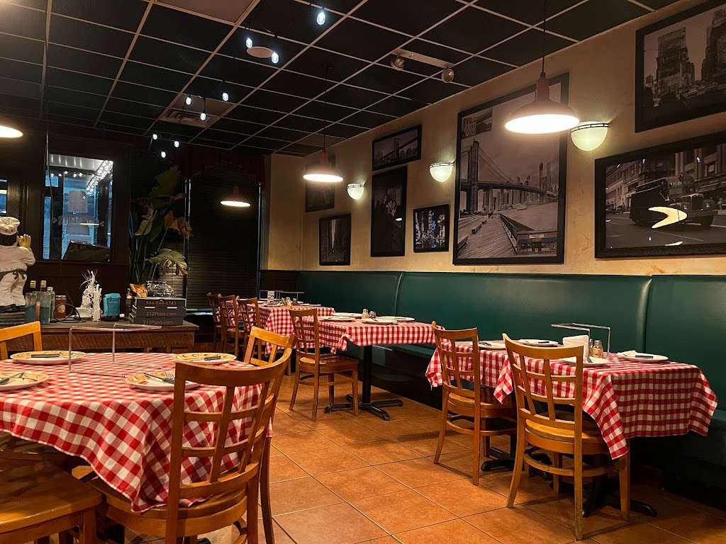 Grimaldis Pizzeria Douglaston | 242-02 61st Ave, Queens, NY 11362 | Phone: (718) 819-8889