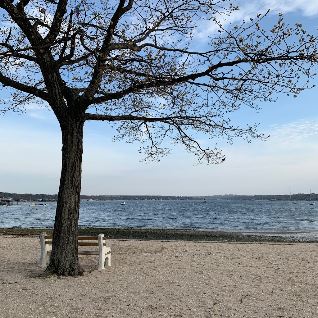 Manorhaven Beach Park & Pool | Manorhaven Blvd, Port Washington, NY 11050 | Phone: (516) 767-4618