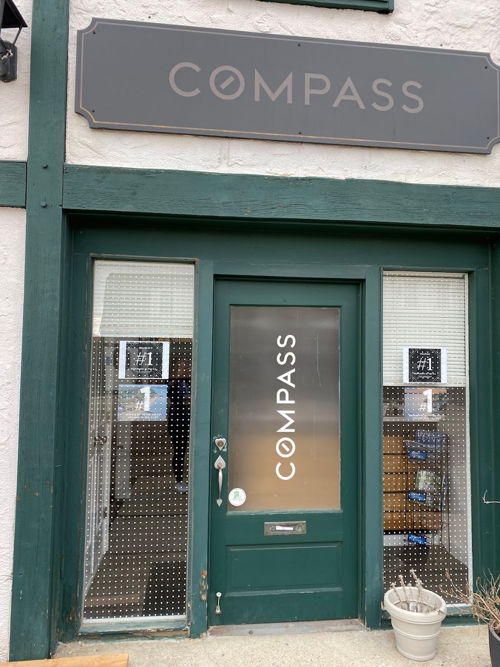 Compass | Locust Valley | 41 The Plaza, Locust Valley, NY 11560 | Phone: (516) 500-8271