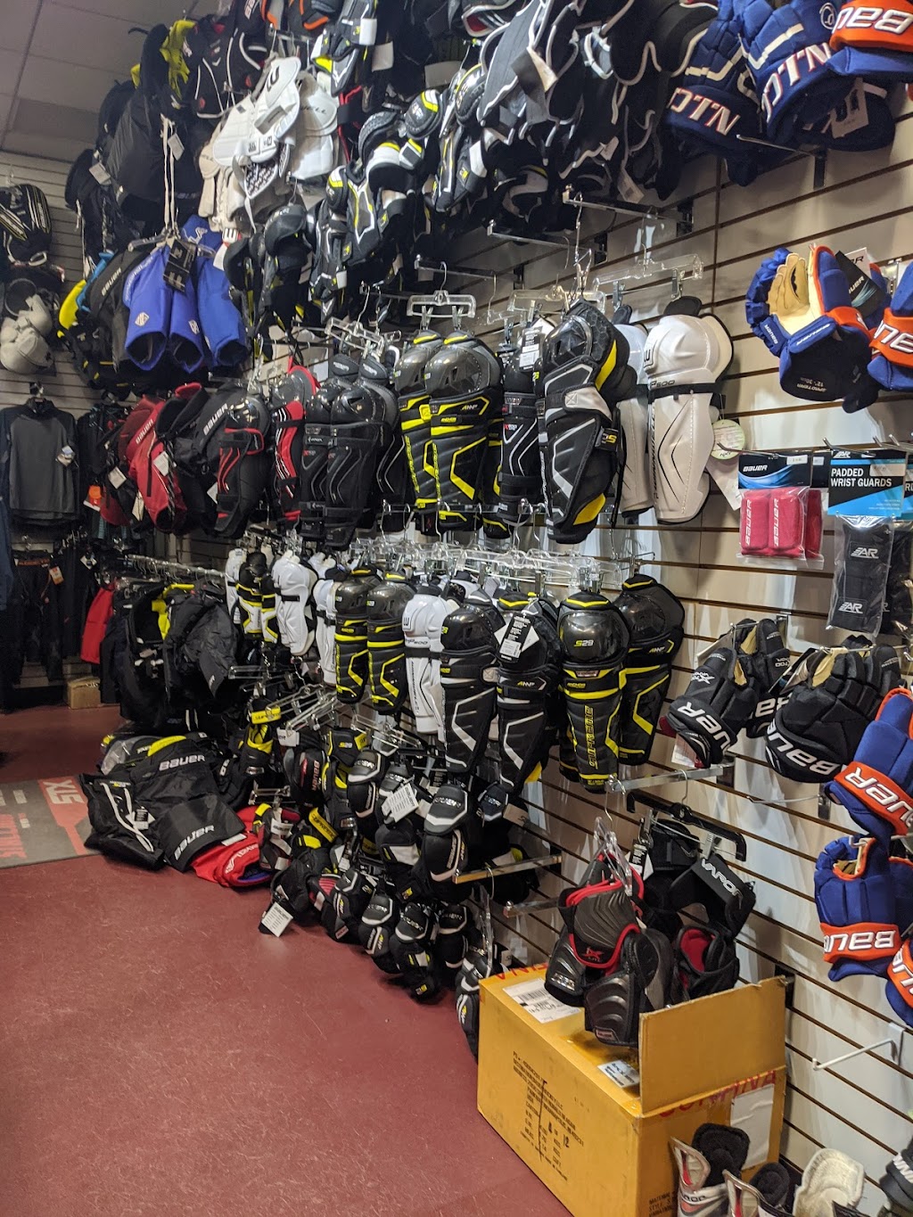 Cozzi Sports | 1001 Stewart Ave, Bethpage, NY 11714 | Phone: (516) 719-5959