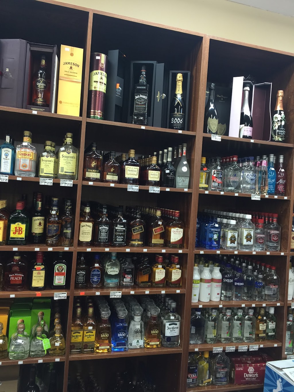 Seaford Wine & Liquor Busters | 3978 Jerusalem Ave, Seaford, NY 11783 | Phone: (516) 679-1221