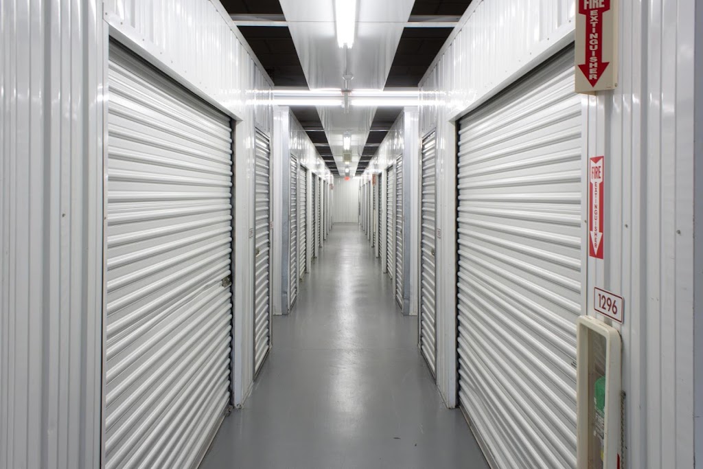 Public Storage | 965 Walt Whitman Rd, Melville, NY 11747 | Phone: (631) 629-6141