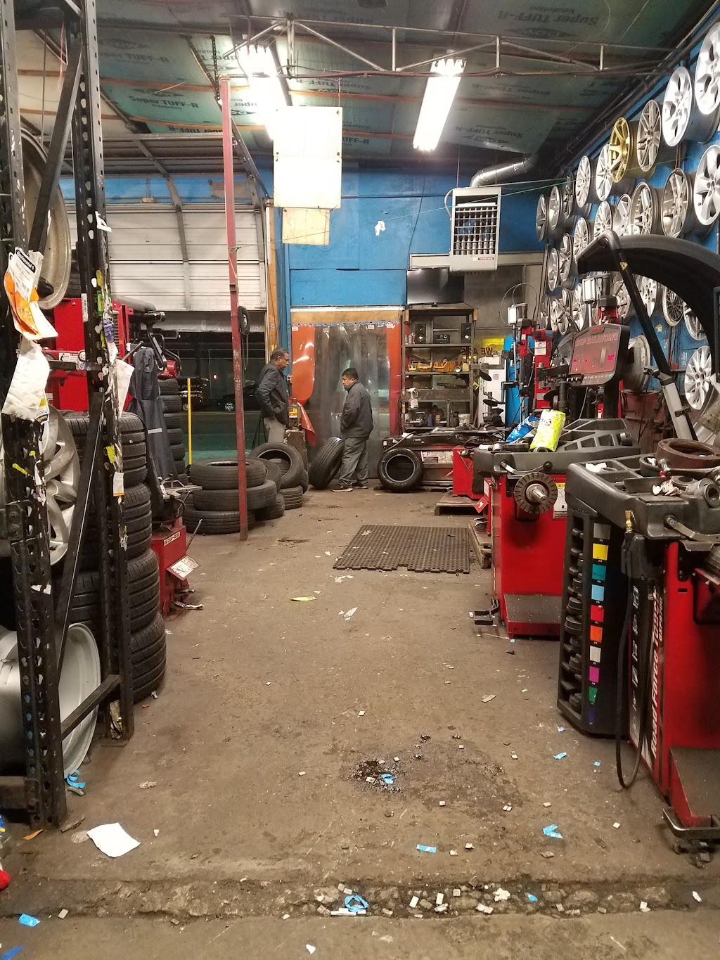 Red Line Auto & Tire | 110-01 Northern Blvd, Queens, NY 11368 | Phone: (718) 672-7600