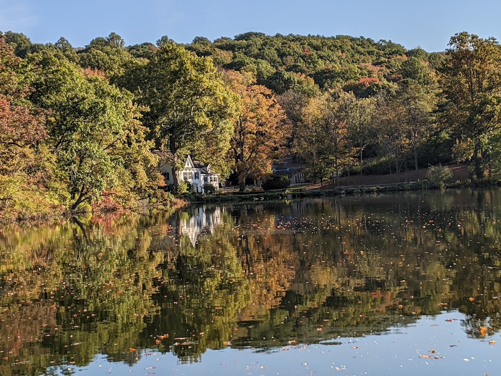 Cold Spring Harbor Fish Hatchery & Aquarium | 1660 NY-25A, Cold Spring Harbor, NY 11724 | Phone: (516) 692-6768