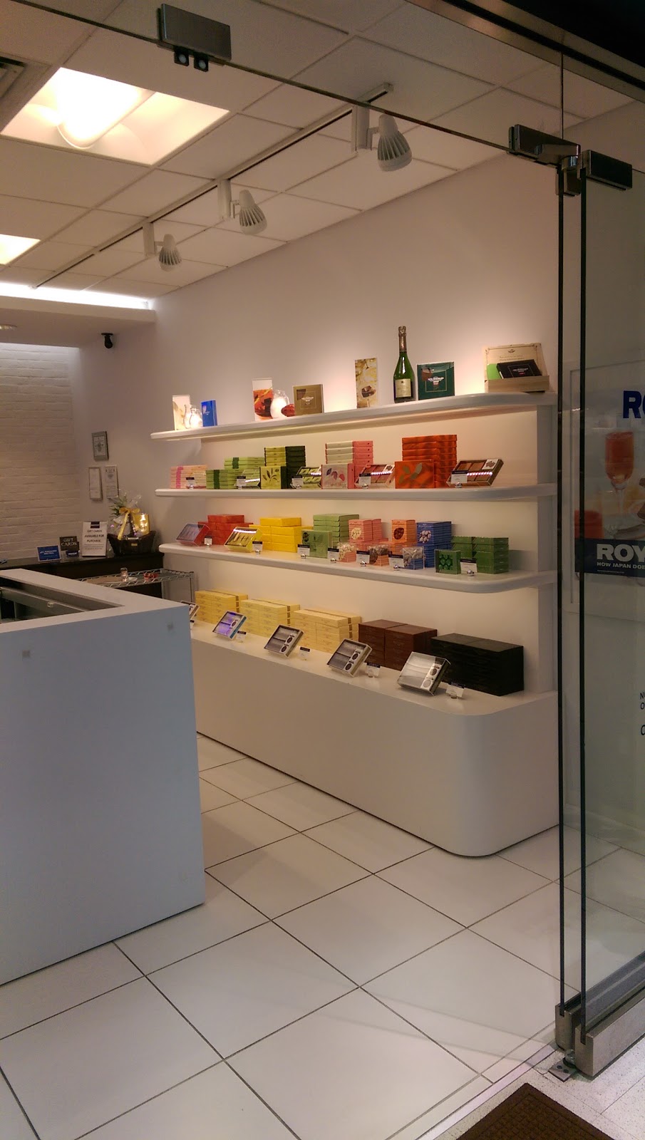 ROYCE Chocolate Edgewater | 595 River Rd Suite 852, Edgewater, NJ 07020 | Phone: (201) 945-5200