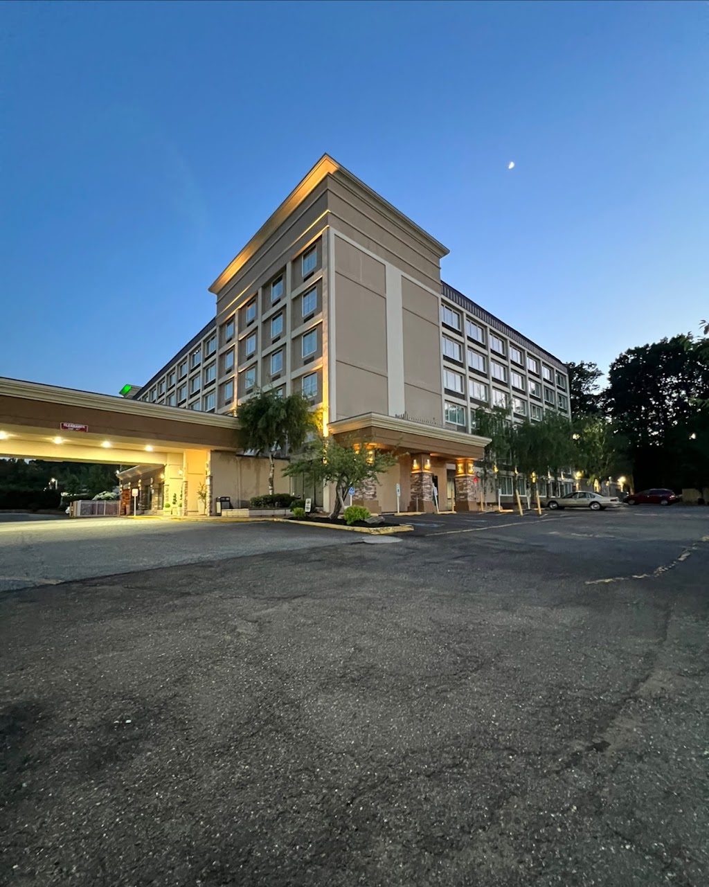 Mitchell Executive Hotels | 2339 Rte 4 E, Fort Lee, NJ 07024 | Phone: (201) 944-5000