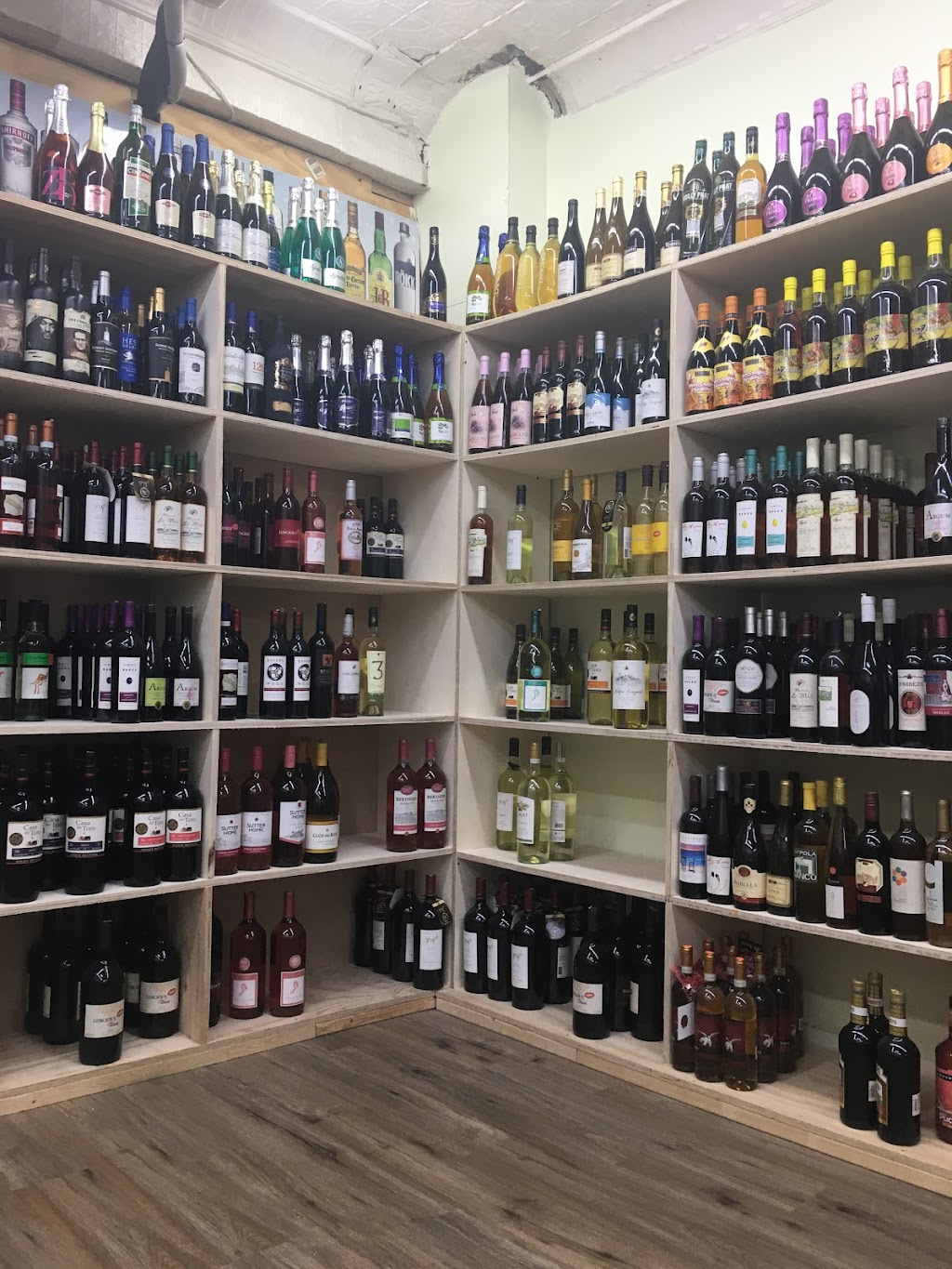 Eonel Wine & Liquor | 652 Soundview Ave, Bronx, NY 10473 | Phone: (718) 589-8989