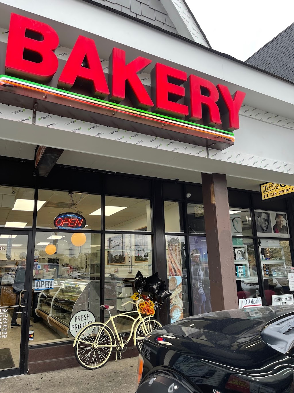 D&D Bakery Shoppe | 946 Montauk Hwy, Copiague, NY 11726 | Phone: (516) 454-6737