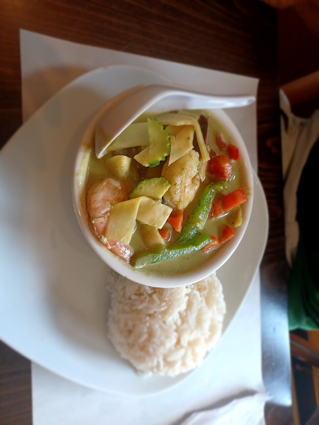 Little Thai Kitchen | 21 St Roch Ave, Greenwich, CT 06830 | Phone: (203) 622-2972