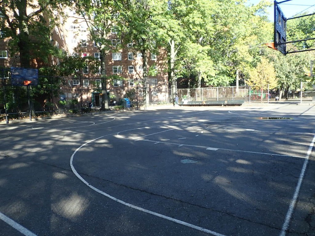 Parkside Playground | Arnow Ave. &, White Plains Rd, Bronx, NY 10467 | Phone: (212) 639-9675