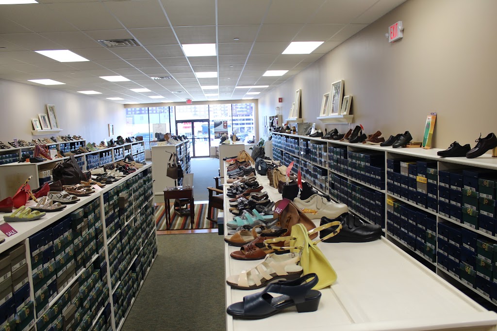 Steves Shoes | 2500 Central Park Ave #22-5, Yonkers, NY 10710 | Phone: (914) 395-0037