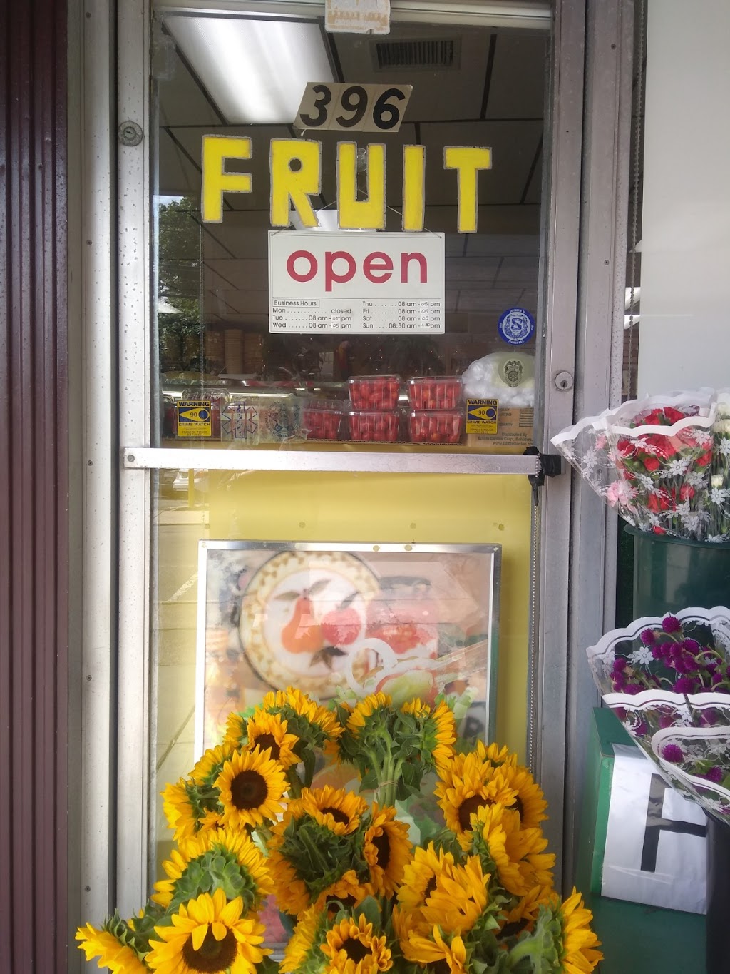 Julios Fruit Boutique | 396 Queen Anne Rd, Teaneck, NJ 07666 | Phone: (201) 836-4135