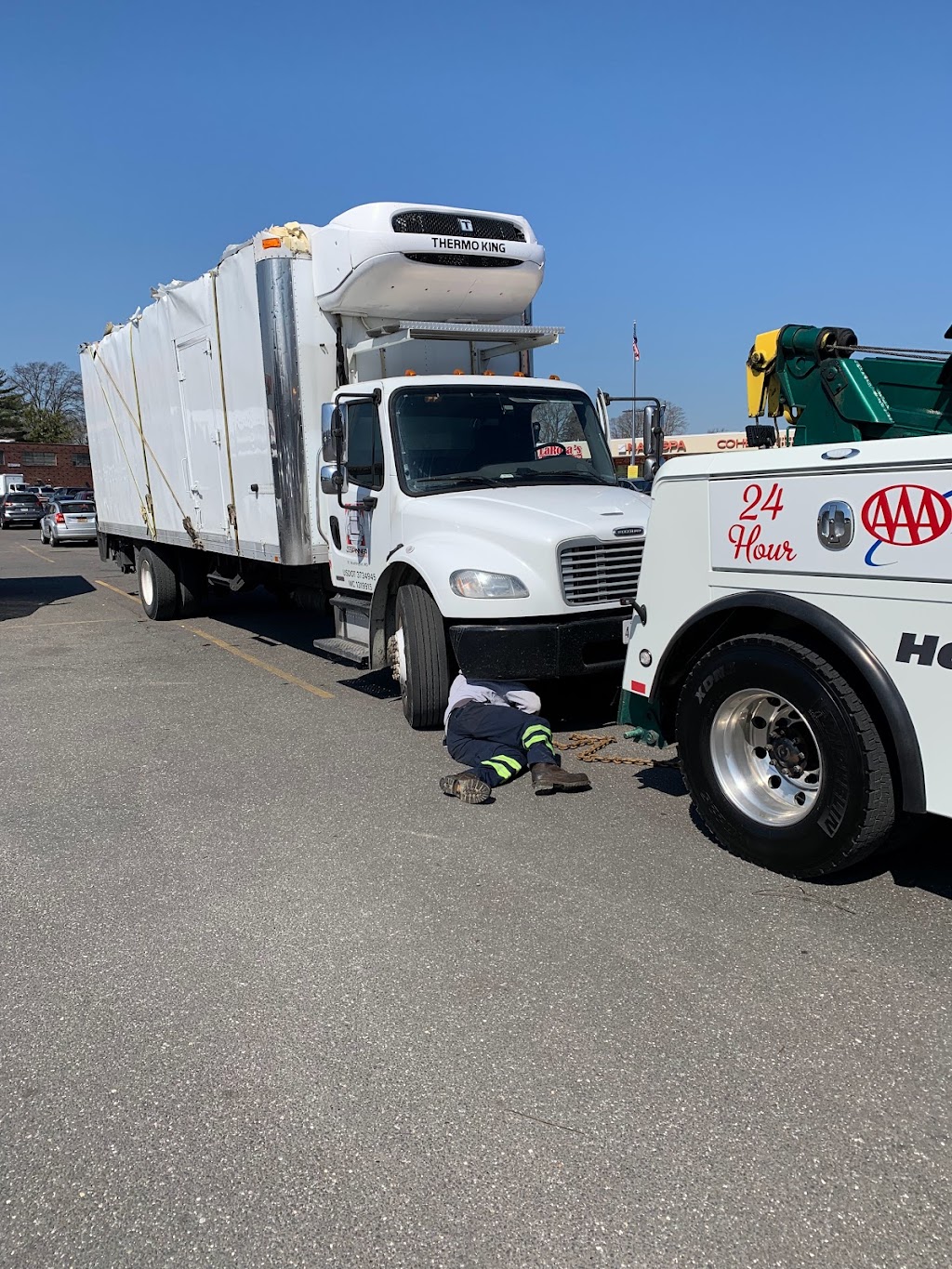 Lakeville Towing & Heavy Truck Repair | 256-1 Jamaica Ave, Queens, NY 11001 | Phone: (718) 831-9300