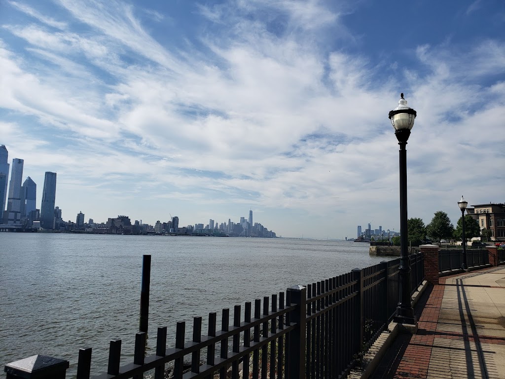 Hudson River Waterfront Walkway | Riva Pointe Complex, 600 Harbor Blvd, Weehawken, NJ 07086 | Phone: (201) 519-7057