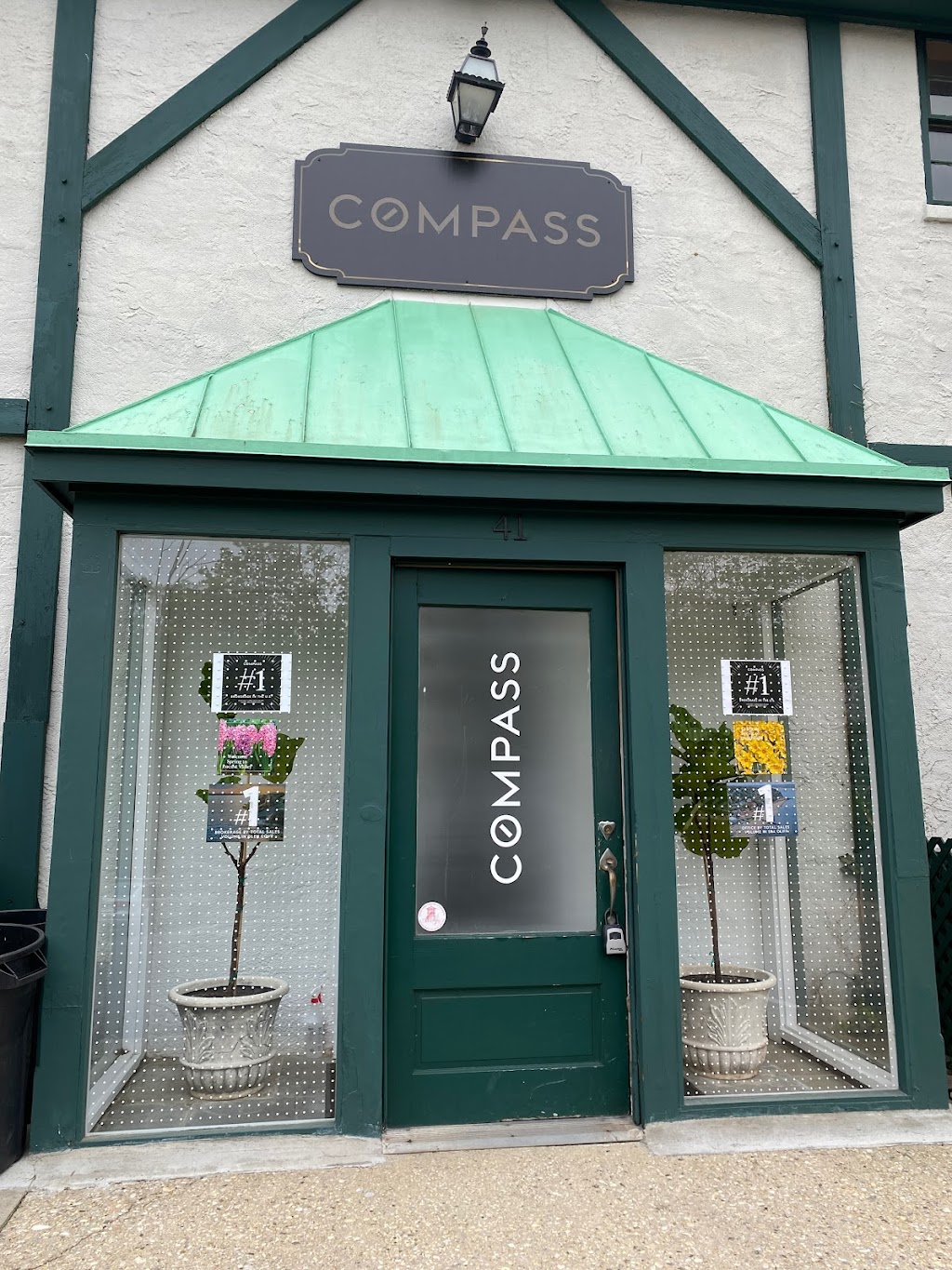 Compass | Locust Valley | 41 The Plaza, Locust Valley, NY 11560 | Phone: (516) 500-8271