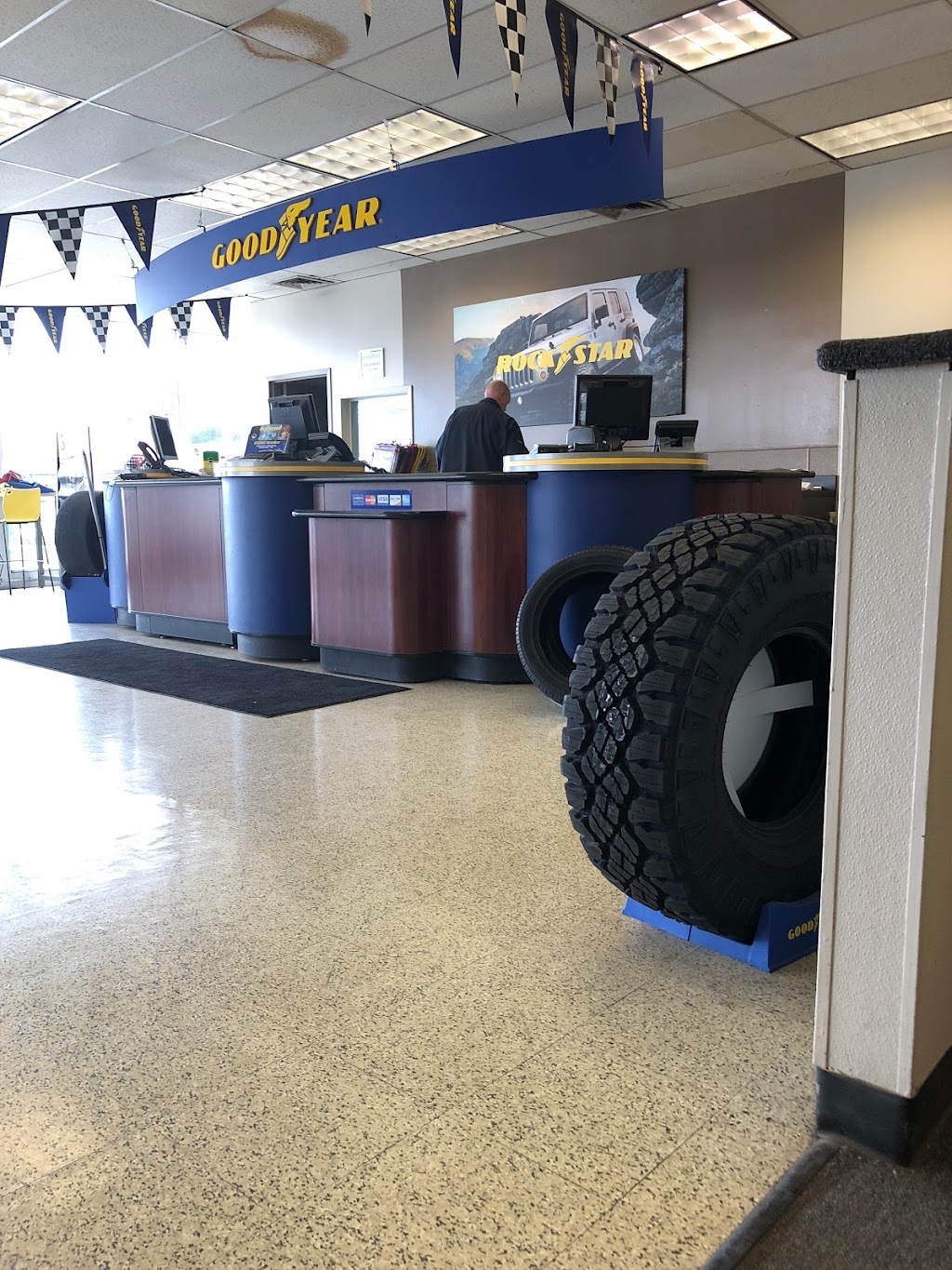 Goodyear Auto Service | 336 N Broadway, Jericho, NY 11753 | Phone: (516) 433-7730